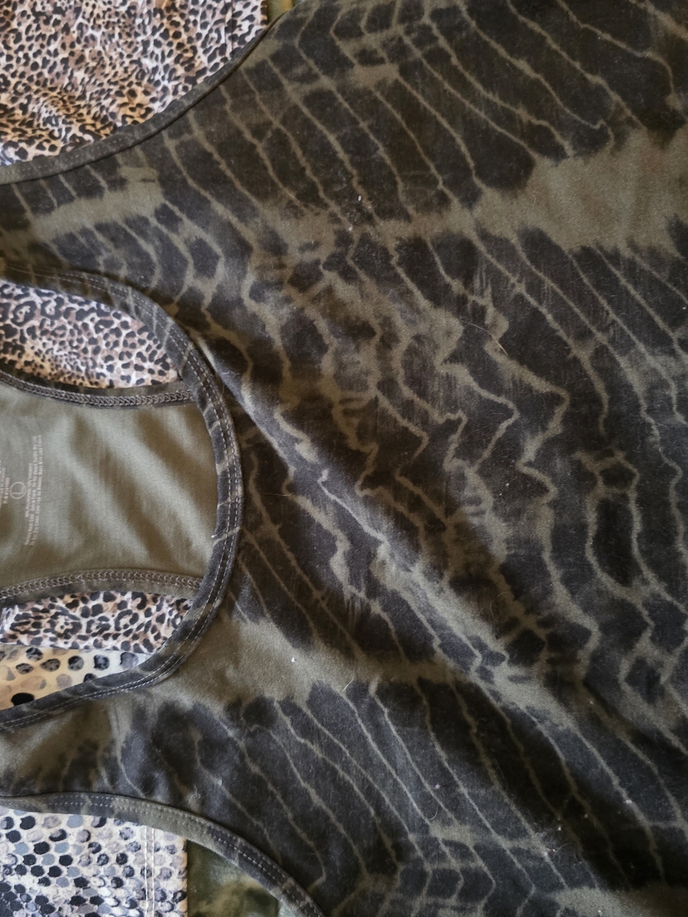 (Set Of 4) Leopard, Snake Print & Olive Tie Dye Racerback Cropped Tanks - Picture 5 of 14